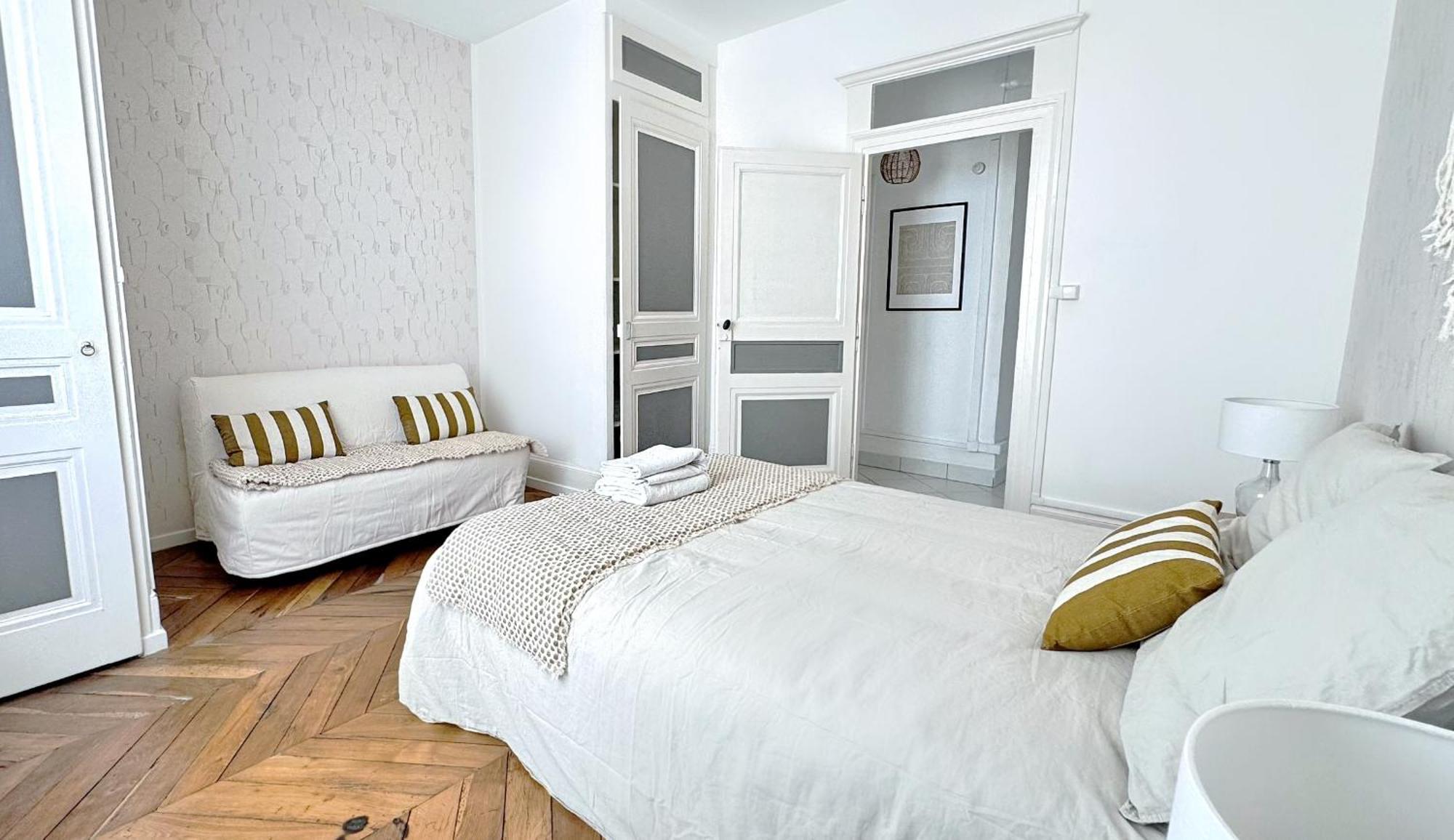 Suite Cinnabar Oullins Exteriör bild